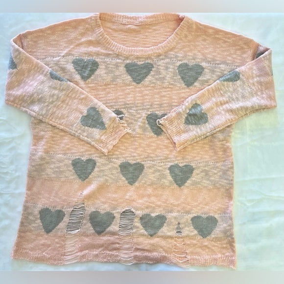 Distressed Oversized Pink Gray Heart Sweater Sz‎ L EUC - Picture 1 of 3